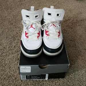 Jordan's red white black youth size 3